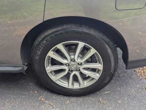 Used 2014 Nissan Pathfinder S AWD/4WD image 10