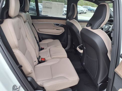 New 2026 Volvo XC90 B6 Ultra image 10