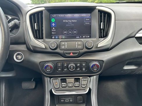 Used 2021 GMC Terrain SLT w/ Infotainment Package II AWD/4WD image 18