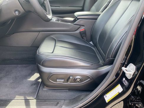 Used 2025 Jeep Grand Cherokee Limited w/ Luxury Tech Group II RWD image 24
