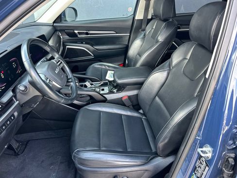 Used 2025 Kia Telluride S FWD image 8