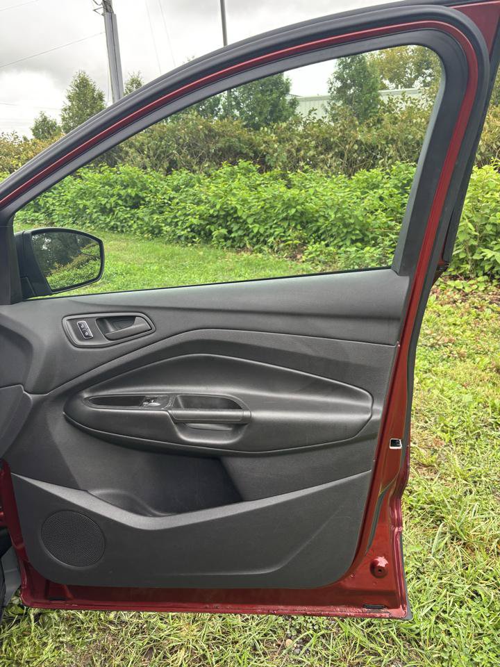 Used 2014 Ford Escape S FWD image 26
