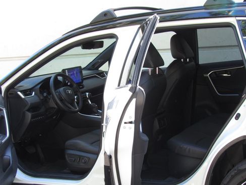 Certified 2025 Toyota RAV4 XSE w/ Premium Package AWD/4WD image 15