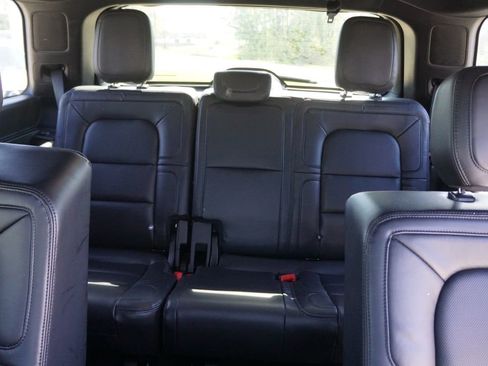 Used 2020 Lincoln Navigator Reserve w/ Luxury Package image 21