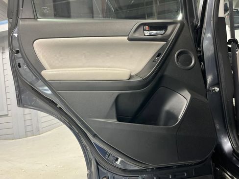 Used 2018 Subaru Forester 2.5i Limited AWD/4WD image 30