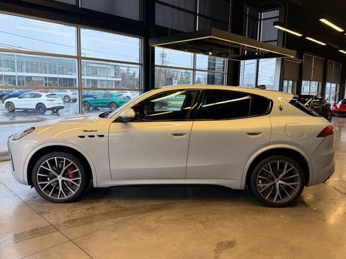 Used 2023 Maserati Grecale Modena AWD/4WD image 3