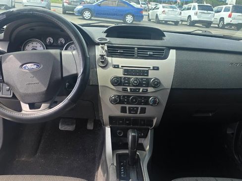 Used 2008 Ford Focus SE FWD image 8