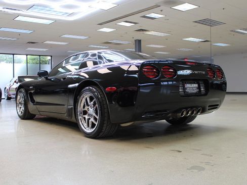 Used 2003 Chevrolet Corvette Z06 w/ Memory Package, 3 Drivers RWD image 4
