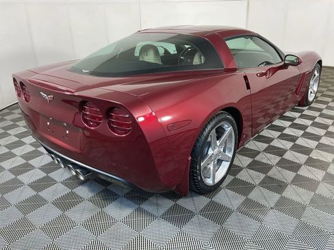 Used 2006 Chevrolet Corvette Coupe w/ Preferred Equipment Group RWD image 15