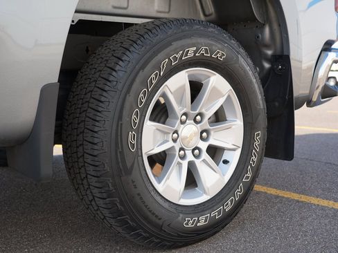 Used 2024 Chevrolet Silverado 1500 LT AWD/4WD image 32
