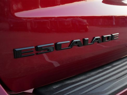 New 2025 Cadillac Escalade Sport Platinum w/ LPO, ONYX Package image 22