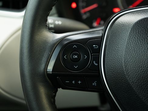 Used 2022 Toyota Corolla Cross LE image 20