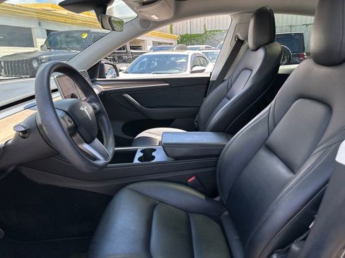 Used 2023 Tesla Model Y Long Range AWD/4WD image 13