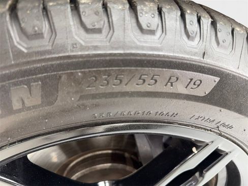 Used 2023 Porsche Macan Turbo image 89