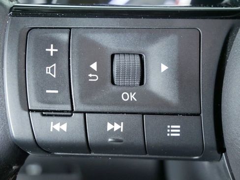 Used 2023 Nissan Rogue SL w/ SL Premium Package image 20