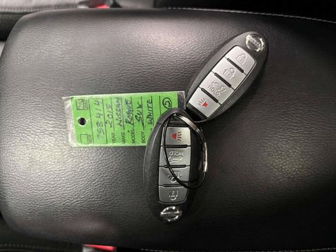 Used 2015 Nissan Rogue SL w/ SL Premium Package image 41