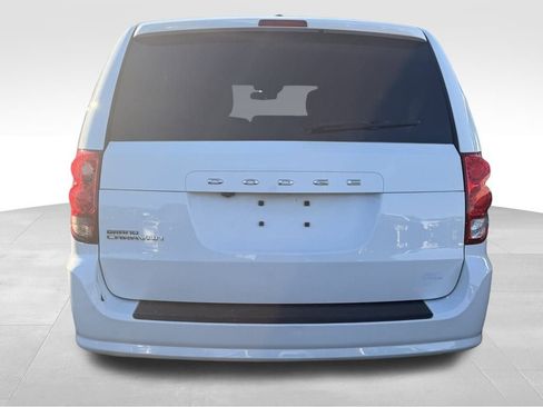Used 2016 Dodge Grand Caravan SE image 19
