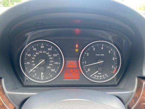 Used 2010 BMW 328i xDrive Sedan w/ Premium Pkg AWD/4WD image 14