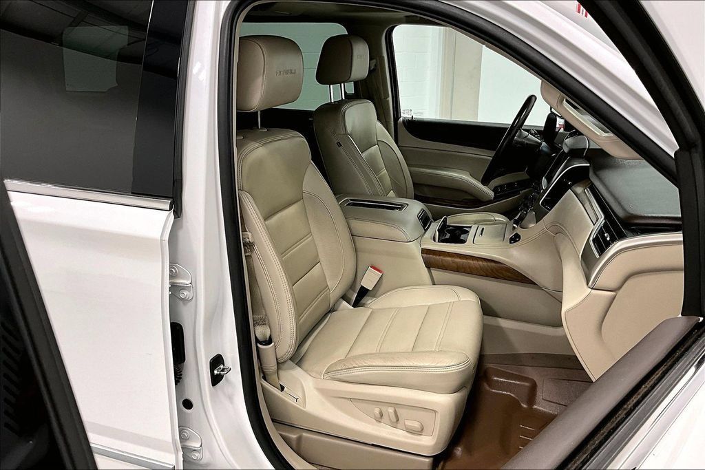 Used 2020 GMC Yukon Denali w/ Open Road Package AWD/4WD image 9