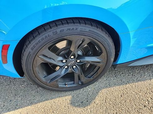 Certified 2023 Chevrolet Camaro SS RWD image 40