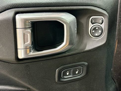 Used 2020 Jeep Gladiator Sport w/ Quick Order Package 24S AWD/4WD image 18