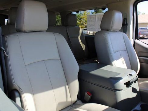 Used 2016 Nissan NV 3500 SL RWD image 22