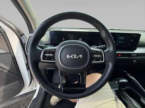 Used 2024 Kia Sorento EX w/ Panoramic Sunroof Package FWD image 13