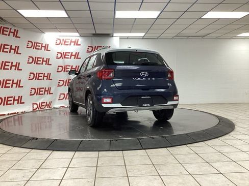 New 2026 Hyundai Venue SEL FWD image 5