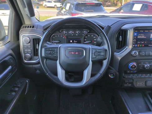 Used 2022 GMC Sierra 1500 SLT w/ SLT Premium Plus Package AWD/4WD image 16