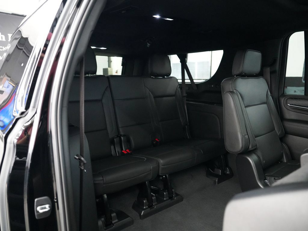 Used 2022 GMC Yukon XL Denali AWD/4WD image 35