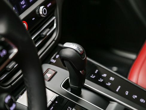 Certified 2026 Porsche Macan S AWD/4WD image 24