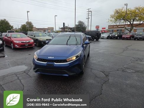 Used 2023 Kia Forte LXS w/ LXS Technology Package FWD image 3