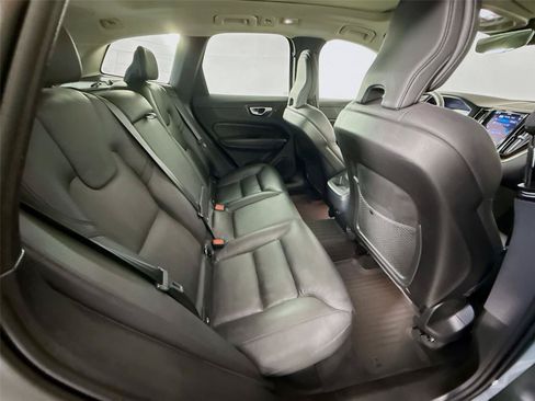 Used 2024 Volvo XC60 B5 Plus w/ Protection Package Premier AWD/4WD image 20
