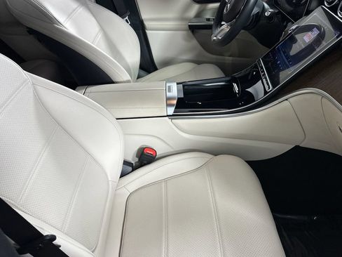 Used 2024 Mercedes-Benz GLC 300 4MATIC image 20