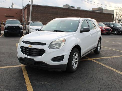 Used 2017 Chevrolet Equinox LS image 2