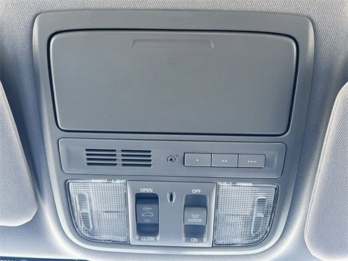 Used 2018 Honda CR-V Touring image 24