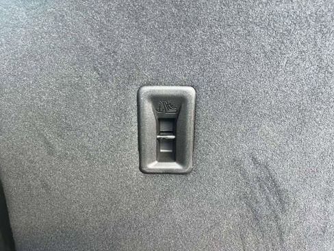 Certified 2025 Chevrolet Blazer LT FWD image 11