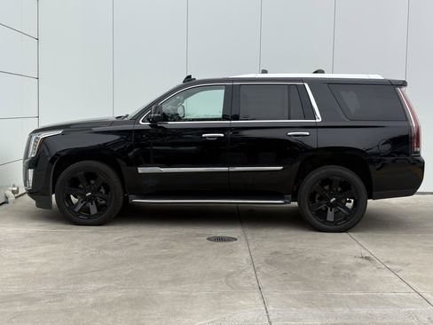 Used 2018 Cadillac Escalade Luxury image 4