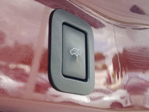 Used 2016 Toyota Highlander Limited AWD/4WD image 10