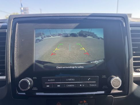 Used 2022 Nissan Frontier SV w/ Technology Package RWD image 16