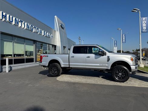 Used 2017 Ford F250 Platinum w/ Platinum Ultimate Package image 3