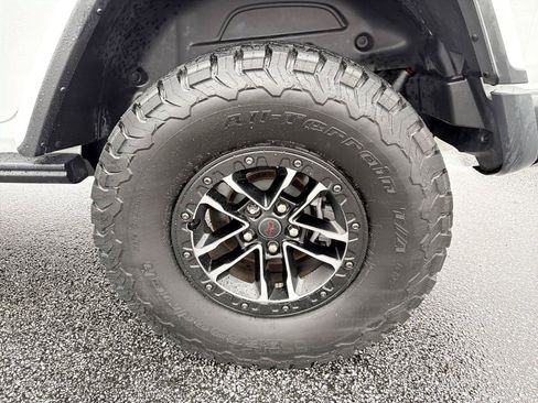 Used 2025 Jeep Wrangler Unlimited Rubicon AWD/4WD image 16