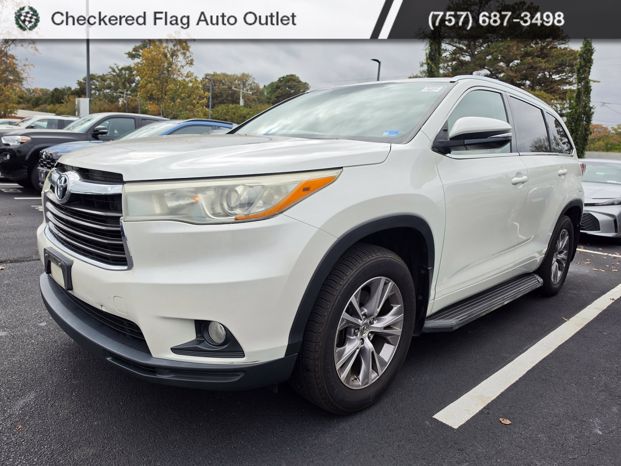 Used 2015 Toyota Highlander XLE AWD/4WD image 1