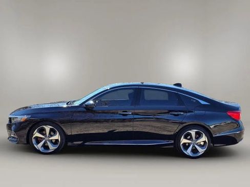 Used 2018 Honda Accord Touring image 8