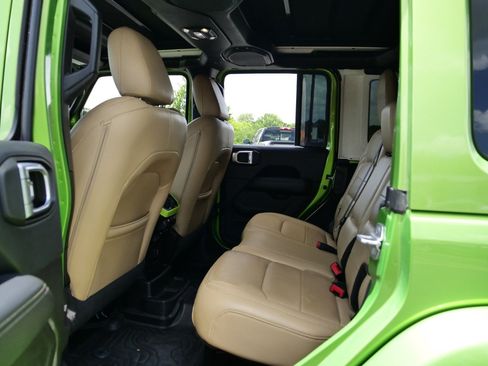 Used 2019 Jeep Wrangler Unlimited Sahara w/ Quick Order Package 24M Moab AWD/4WD image 26