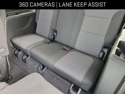 Used 2024 Chevrolet Traverse LT FWD image 32