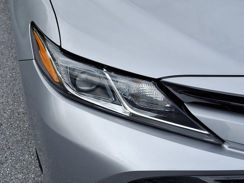 Used 2019 Toyota Camry LE FWD image 10