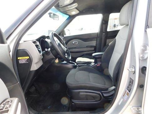 Used 2017 Kia Soul w/ Convenience Package image 10