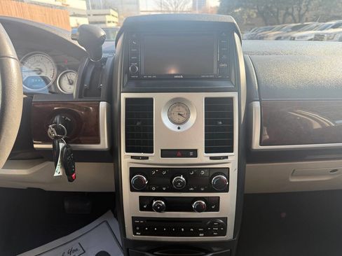 Used 2010 Chrysler Town & Country Touring Plus image 32