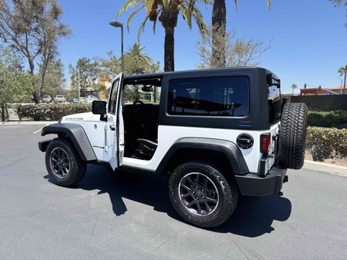 Used 2018 Jeep Wrangler Rubicon w/ Power Convenience Group AWD/4WD image 17